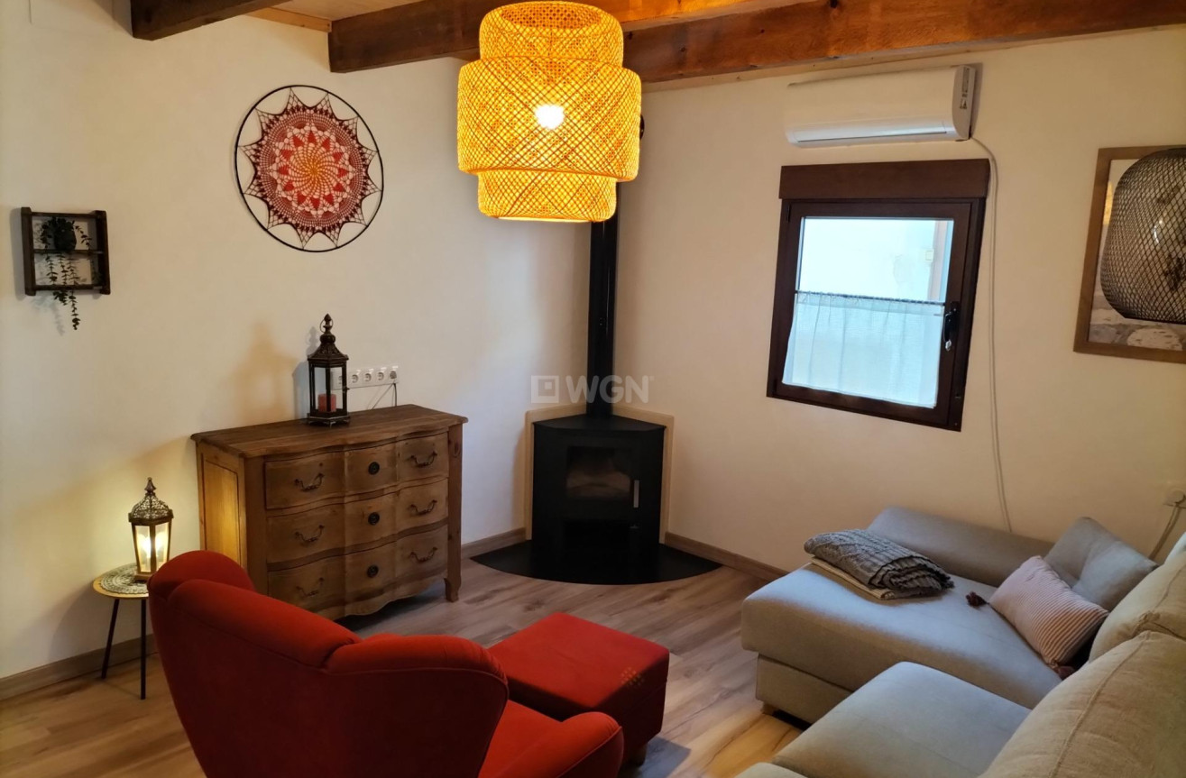 Odsprzedaż - Kamienica - Formentera del Segura - Centro