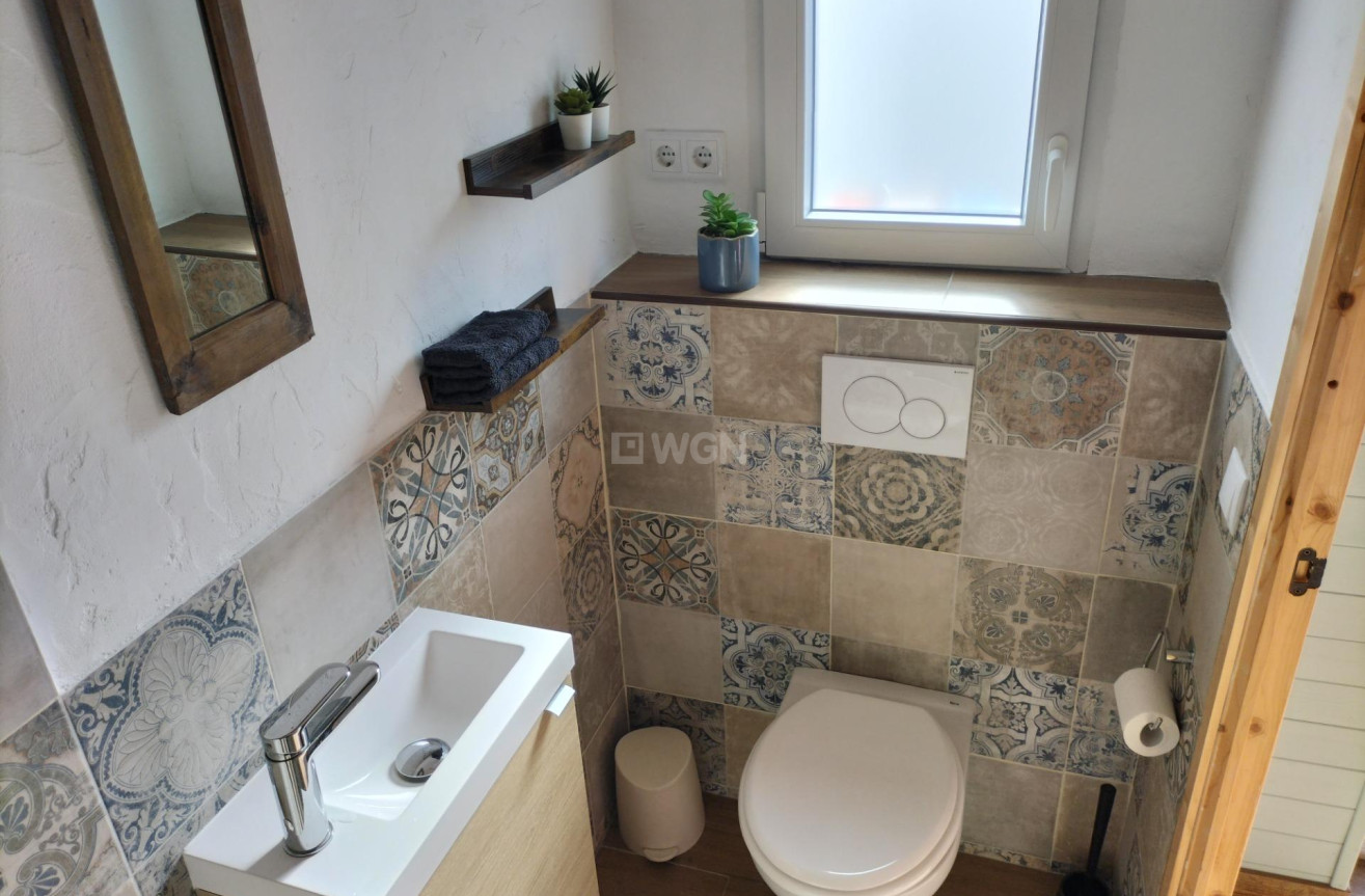 Odsprzedaż - Kamienica - Formentera del Segura - Centro