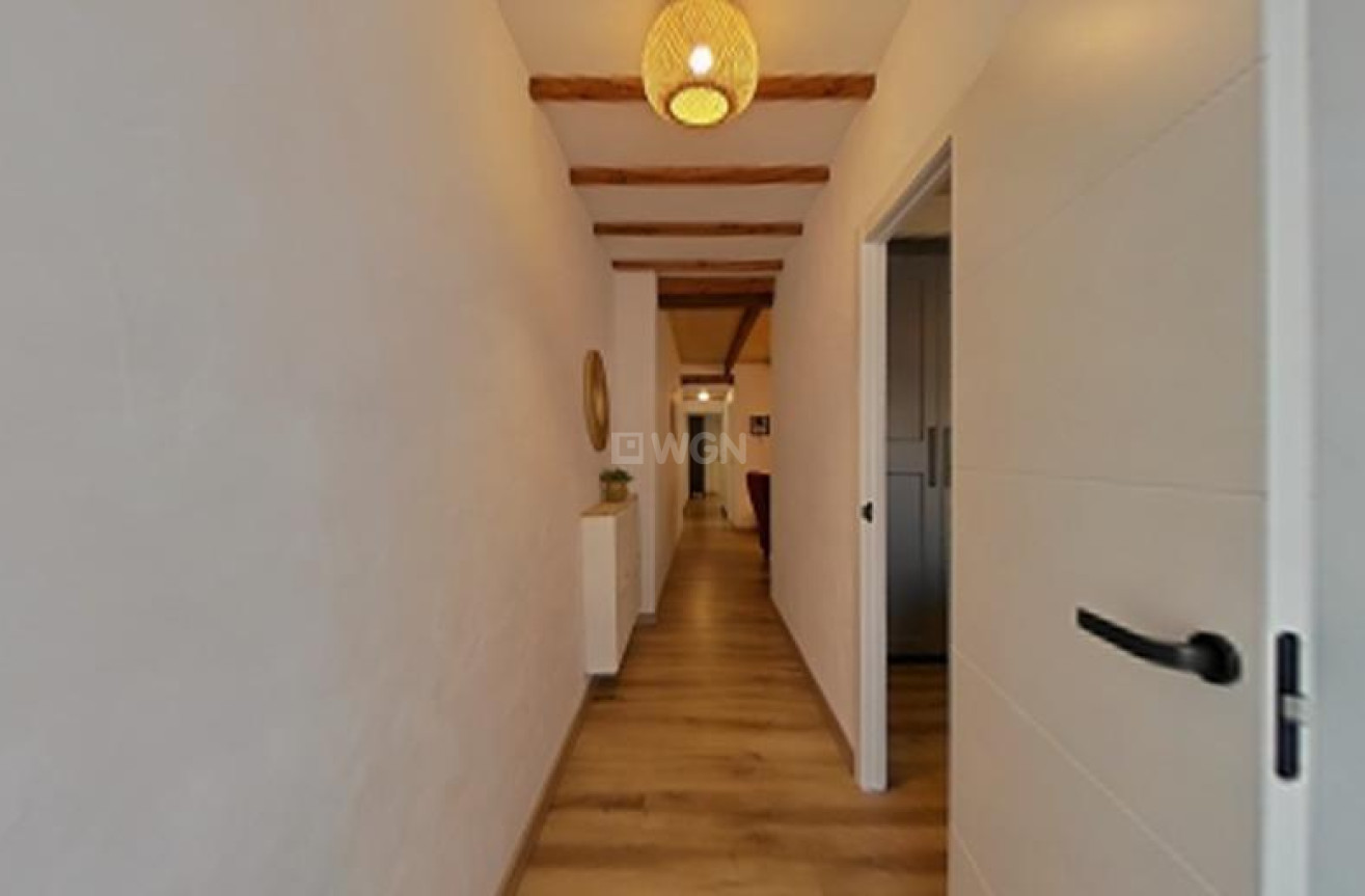 Odsprzedaż - Kamienica - Formentera del Segura - Centro