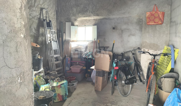 Odsprzedaż - Kamienica - Formentera del Segura - Centro