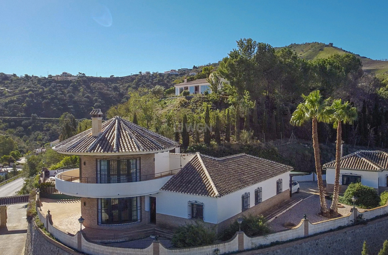 Odsprzedaż - Villa - Vinuela - Inland