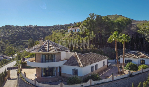 Odsprzedaż - Villa - Vinuela - Inland