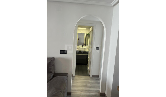 Resale - Apartment / flat - Torrevieja - Centro