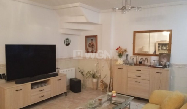 Odsprzedaż - Kamienica - Catral - Costa Blanca