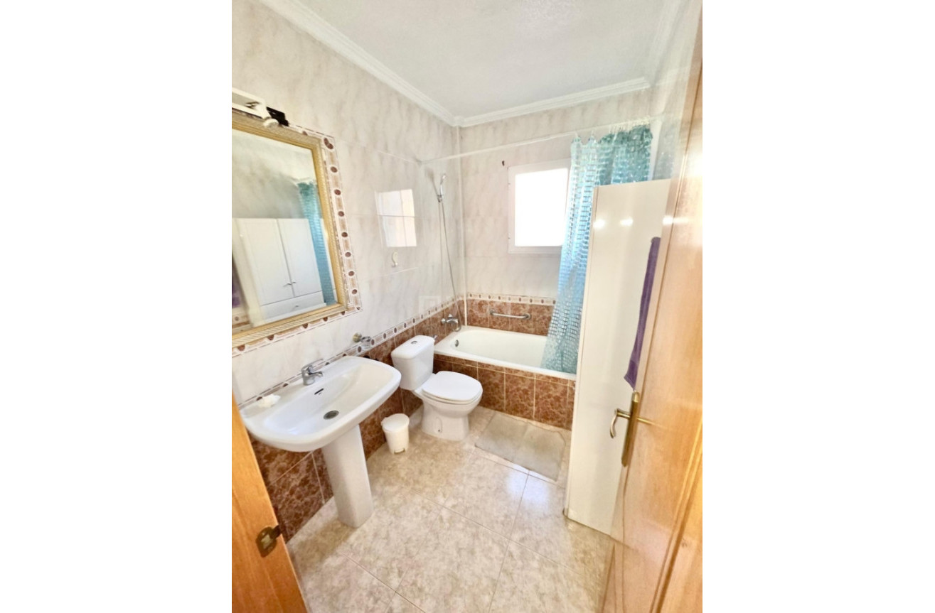 Odsprzedaż - Kamienica - Playa Flamenca - Costa Blanca