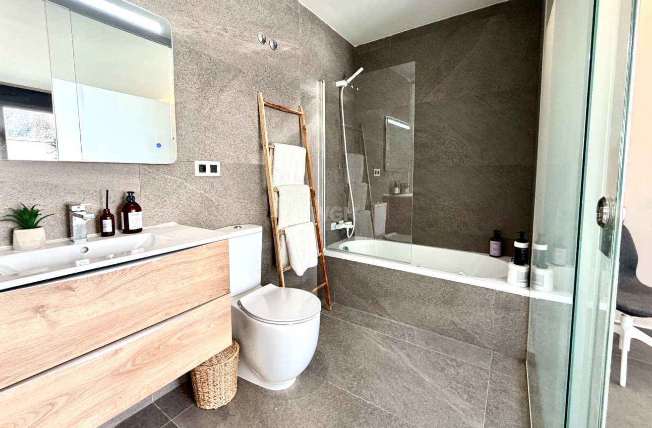 Odsprzedaż - Villa - San Miguel de Salinas - Bellavista