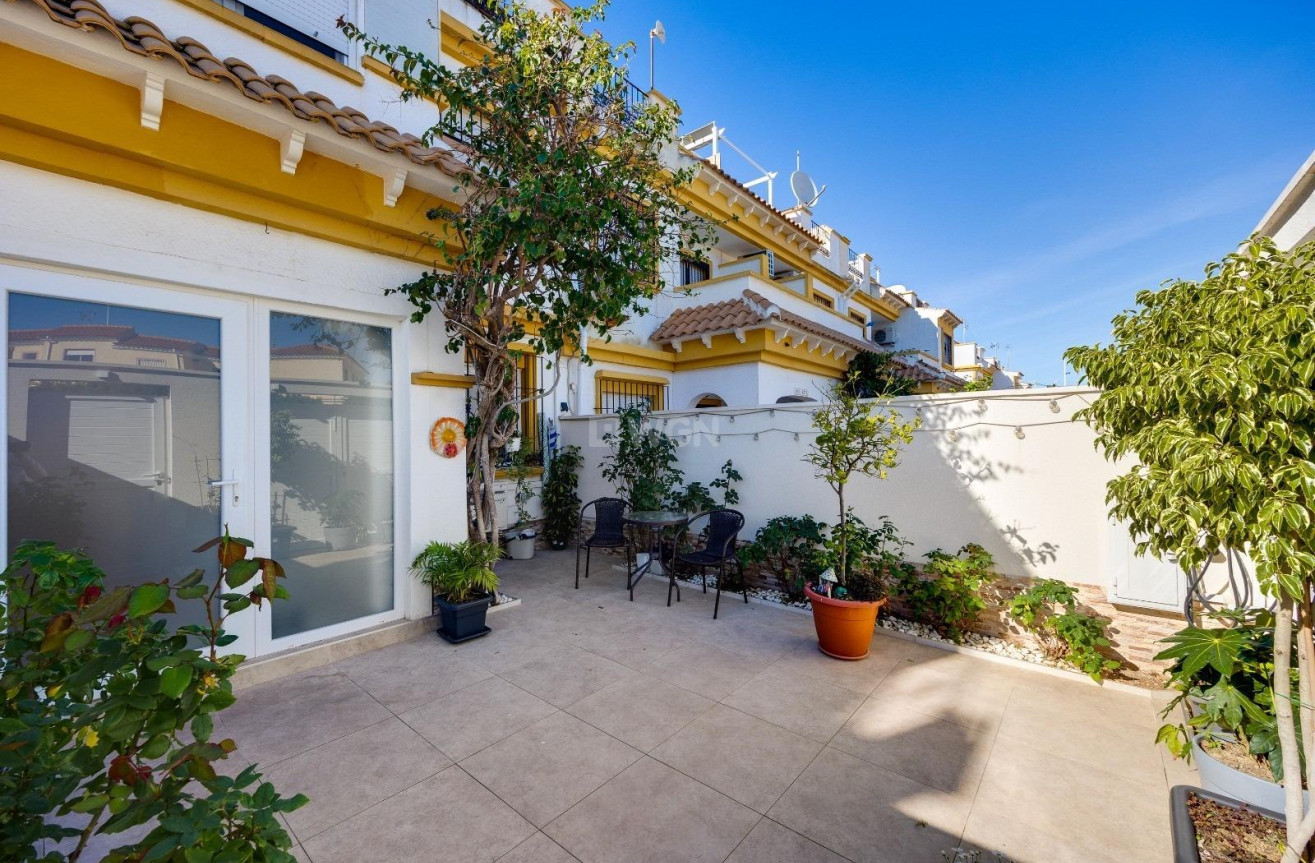 Odsprzedaż - Kamienica - Torrevieja - aguas nuevas