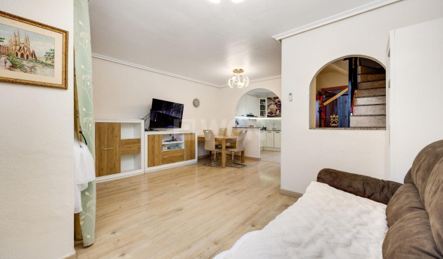 Odsprzedaż - Kamienica - Torrevieja - aguas nuevas