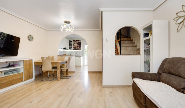 Odsprzedaż - Kamienica - Torrevieja - aguas nuevas