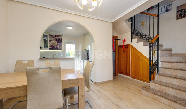 Odsprzedaż - Kamienica - Torrevieja - aguas nuevas