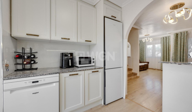 Odsprzedaż - Kamienica - Torrevieja - aguas nuevas