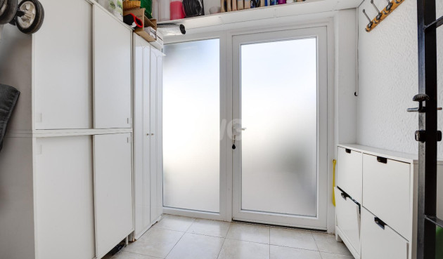 Odsprzedaż - Kamienica - Torrevieja - aguas nuevas