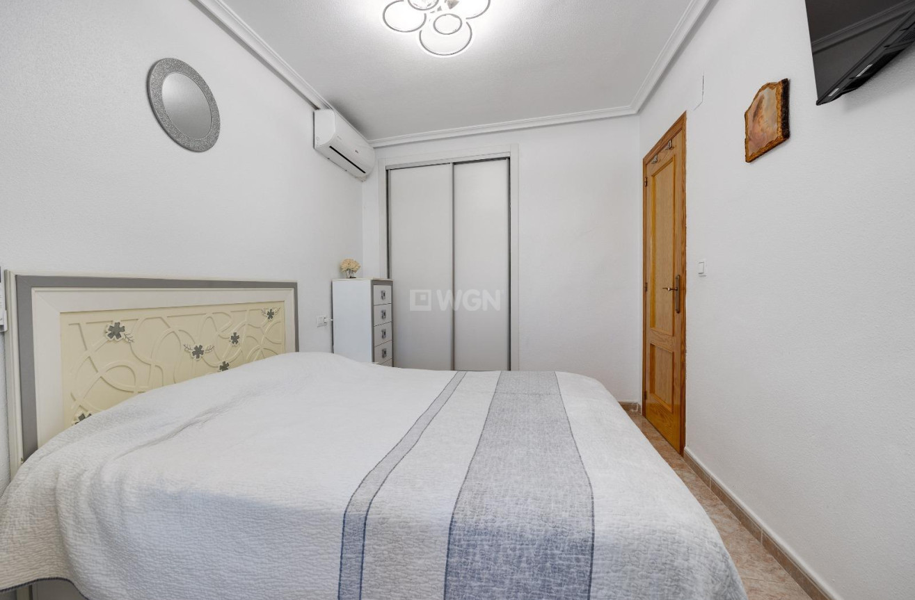 Odsprzedaż - Kamienica - Torrevieja - aguas nuevas