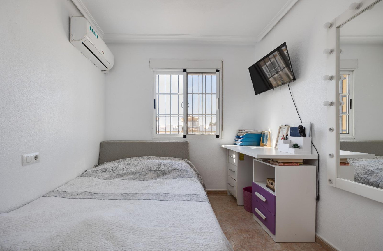 Odsprzedaż - Kamienica - Torrevieja - aguas nuevas