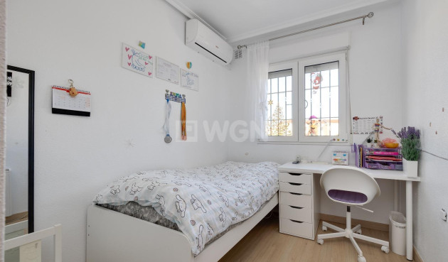 Odsprzedaż - Kamienica - Torrevieja - aguas nuevas