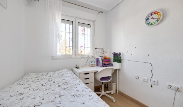 Odsprzedaż - Kamienica - Torrevieja - aguas nuevas