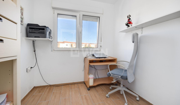 Odsprzedaż - Kamienica - Torrevieja - aguas nuevas