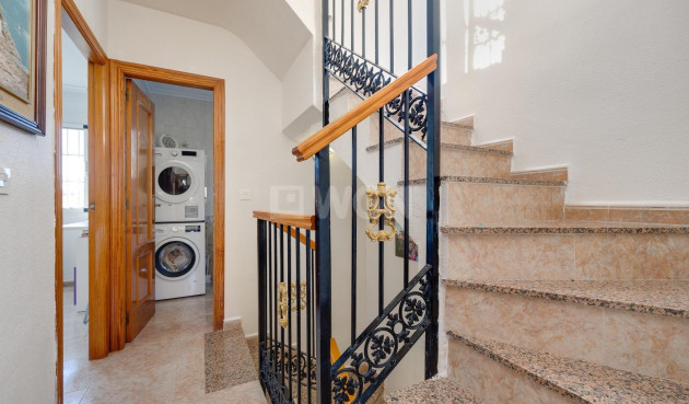 Odsprzedaż - Kamienica - Torrevieja - aguas nuevas