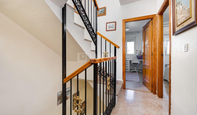 Odsprzedaż - Kamienica - Torrevieja - aguas nuevas