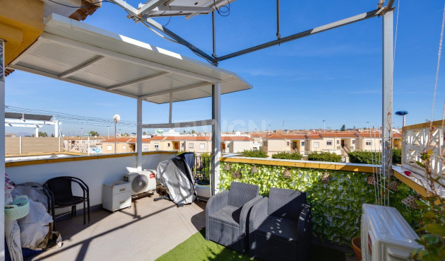 Odsprzedaż - Kamienica - Torrevieja - aguas nuevas