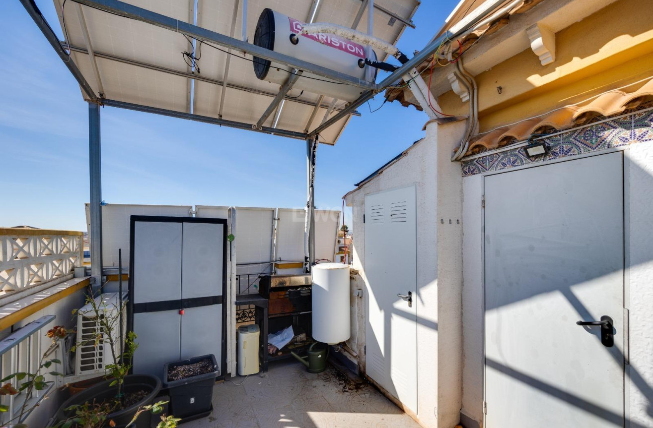 Odsprzedaż - Kamienica - Torrevieja - aguas nuevas