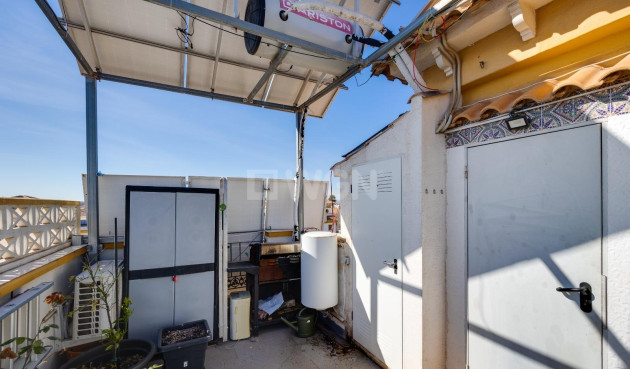 Odsprzedaż - Kamienica - Torrevieja - aguas nuevas