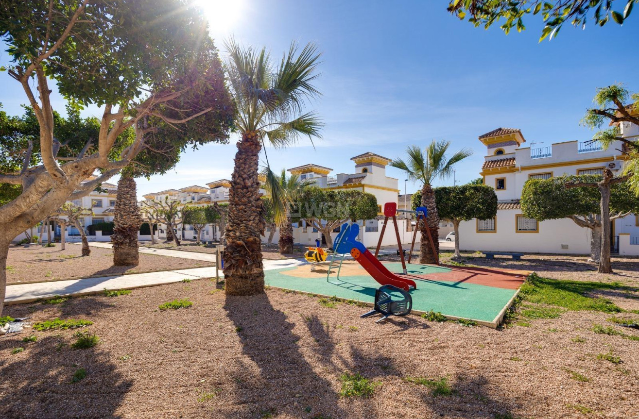 Odsprzedaż - Kamienica - Torrevieja - aguas nuevas