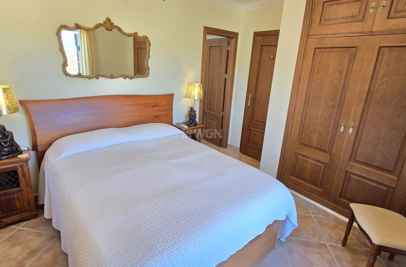 Odsprzedaż - Villa - Vinuela - Inland