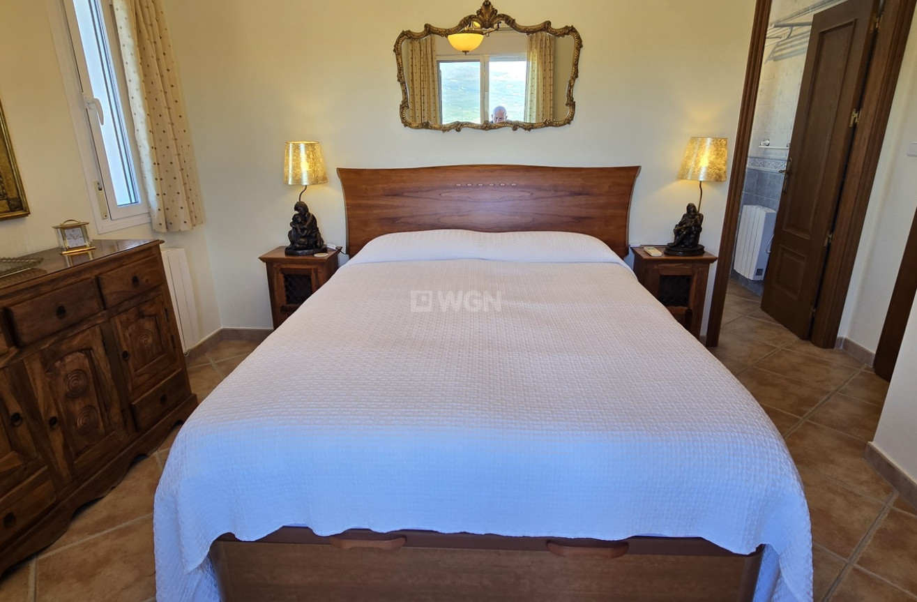 Odsprzedaż - Villa - Vinuela - Inland