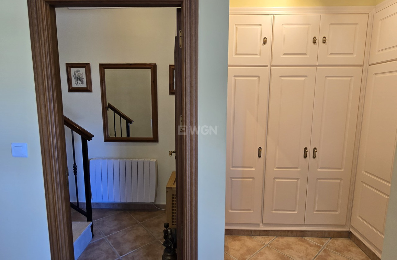 Odsprzedaż - Villa - Vinuela - Inland