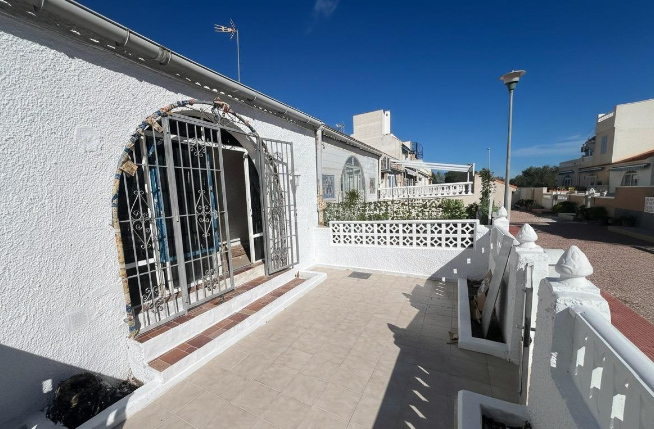 Odsprzedaż - Bungalow - Torrevieja - La Siesta - El Salado - Torreta