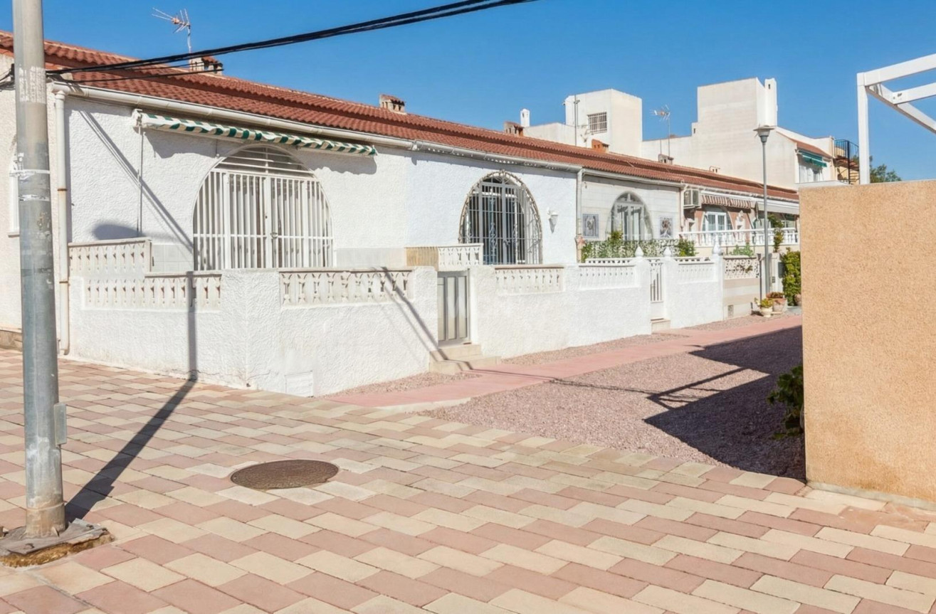 Odsprzedaż - Bungalow - Torrevieja - La Siesta - El Salado - Torreta