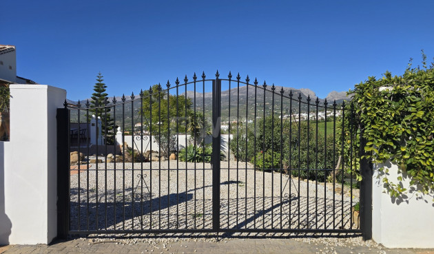 Odsprzedaż - Villa - Alcaucín - Inland