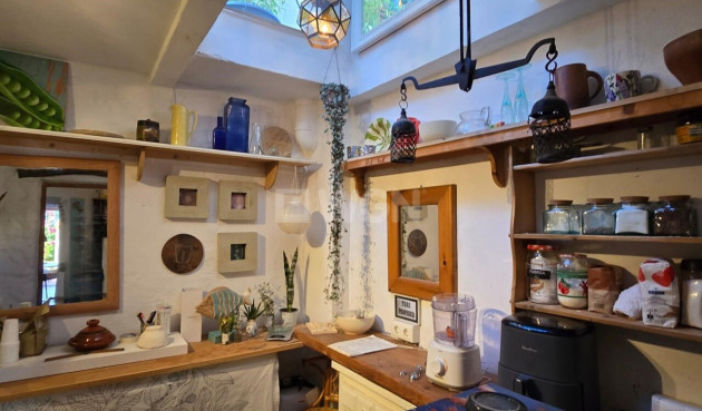 Odsprzedaż - Kamienica - Vinuela - Inland