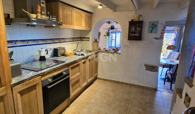 Odsprzedaż - Kamienica - Vinuela - Inland