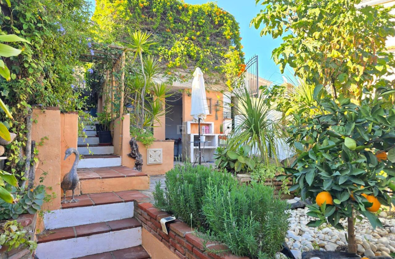 Odsprzedaż - Kamienica - Vinuela - Inland