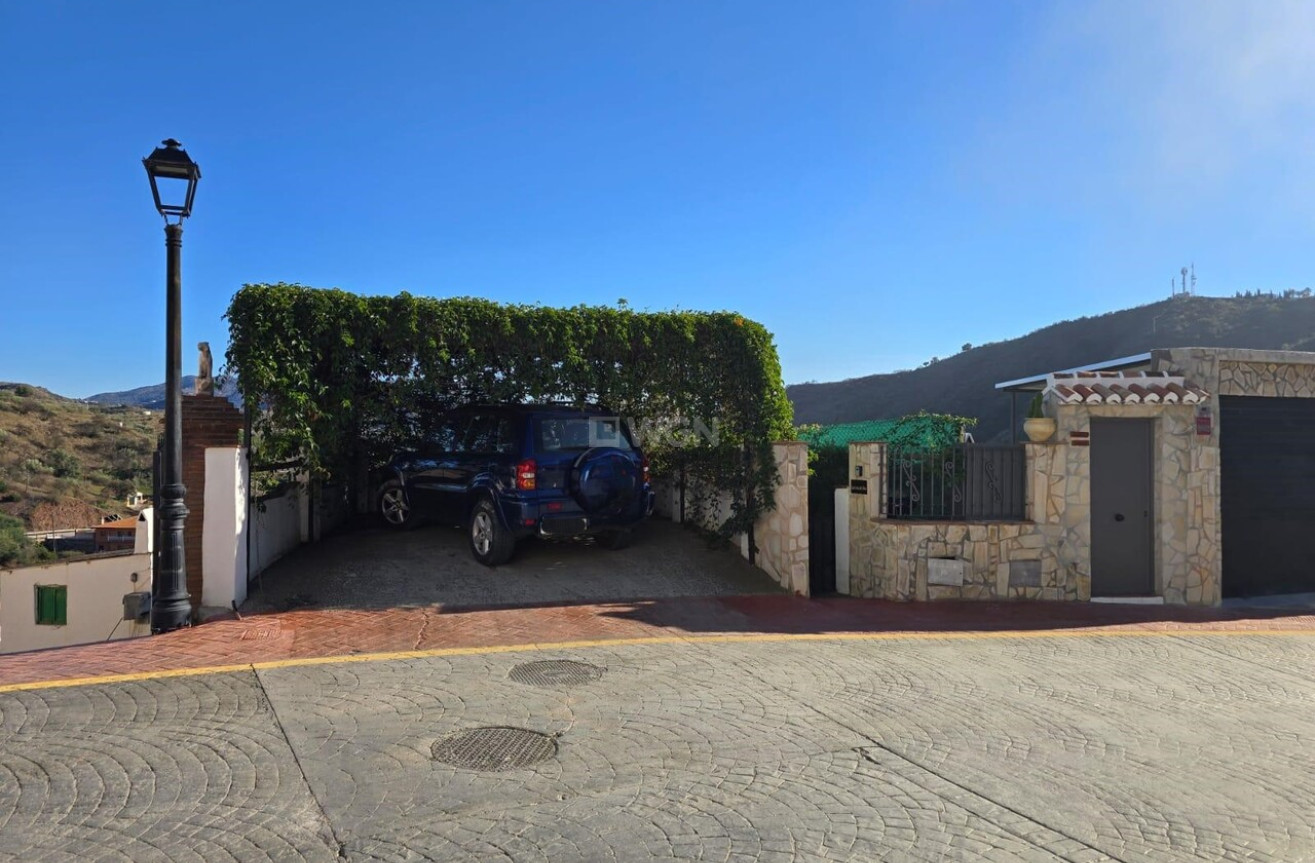 Odsprzedaż - Kamienica - Vinuela - Inland