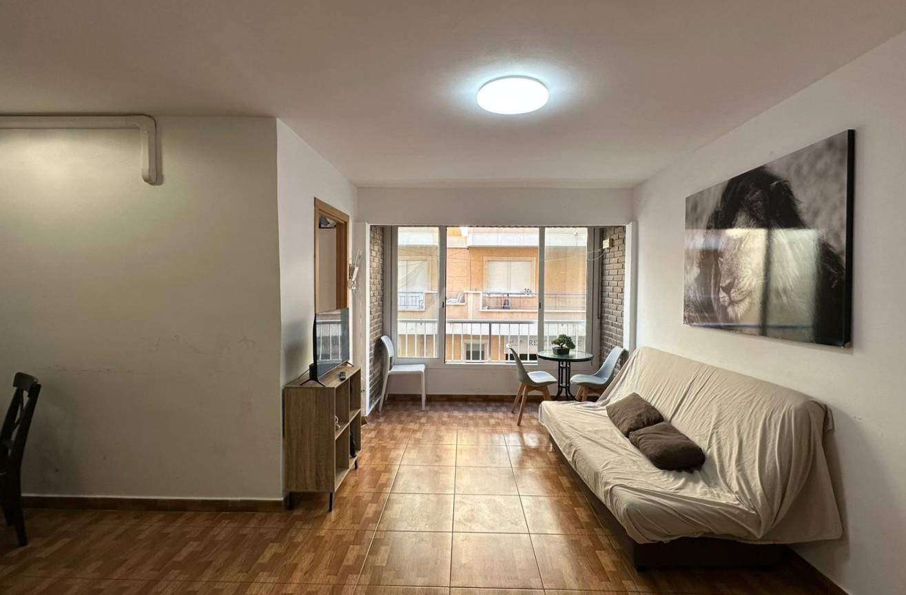 Odsprzedaż - Mieszkanie w bloku - Torrevieja - La Mata Pueblo