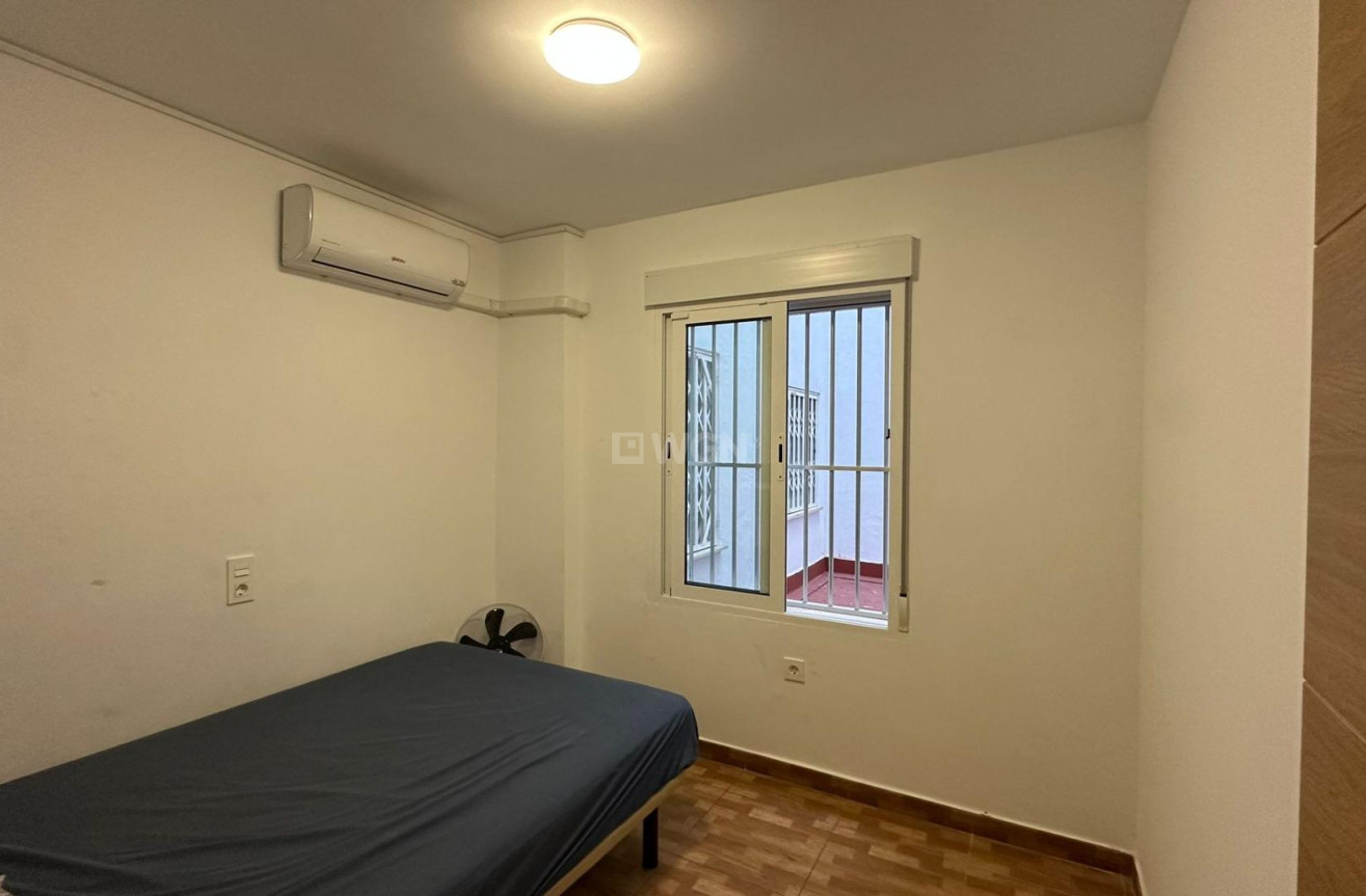 Odsprzedaż - Mieszkanie w bloku - Torrevieja - La Mata Pueblo