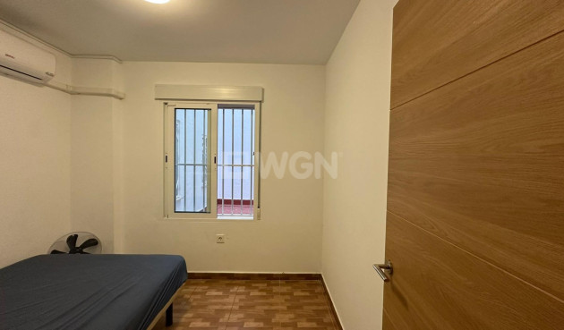 Odsprzedaż - Mieszkanie w bloku - Torrevieja - La Mata Pueblo