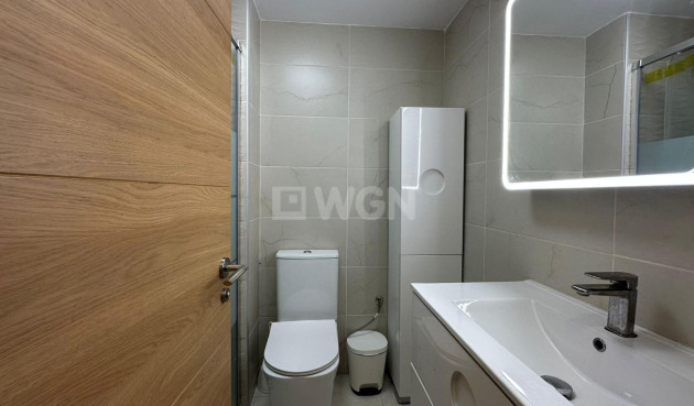 Odsprzedaż - Mieszkanie w bloku - Torrevieja - La Mata Pueblo