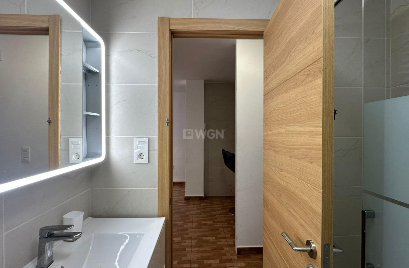 Odsprzedaż - Mieszkanie w bloku - Torrevieja - La Mata Pueblo