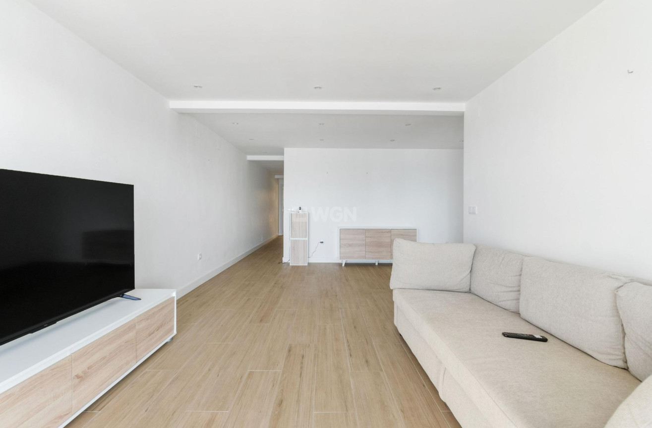 Odsprzedaż - Mieszkanie w bloku - Torrevieja - Playa del Cura