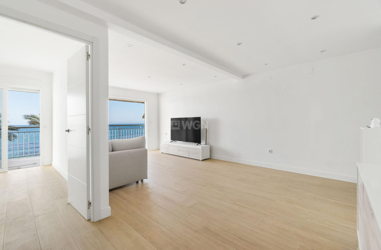 Odsprzedaż - Mieszkanie w bloku - Torrevieja - Playa del Cura