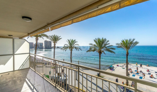 Odsprzedaż - Mieszkanie w bloku - Torrevieja - Playa del Cura