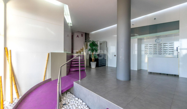 Odsprzedaż - Mieszkanie w bloku - Torrevieja - Playa del Cura