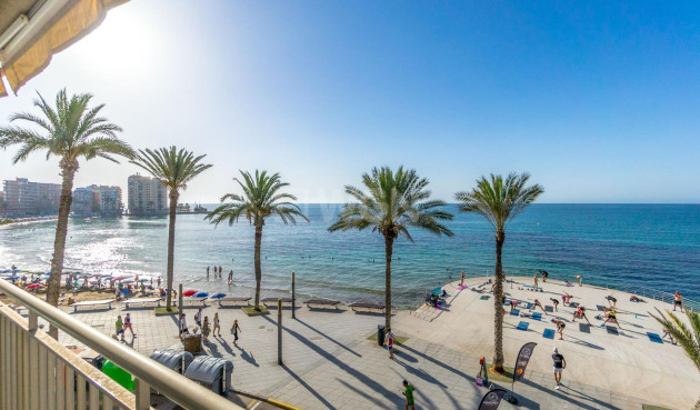 Odsprzedaż - Mieszkanie w bloku - Torrevieja - Playa del Cura