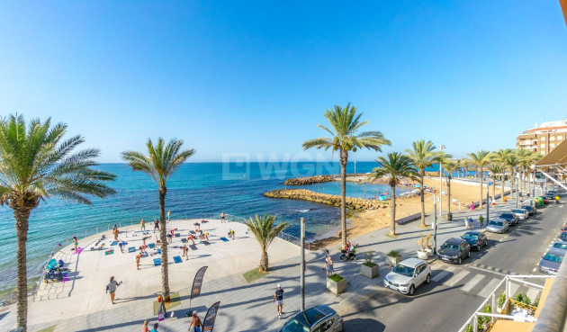 Odsprzedaż - Mieszkanie w bloku - Torrevieja - Playa del Cura