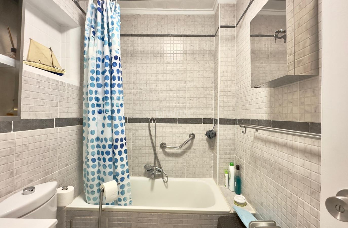 Odsprzedaż - Kamienica - Torrevieja - La Siesta - El Salado - Torreta