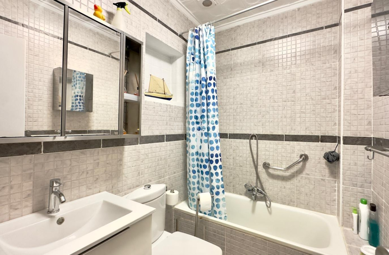 Odsprzedaż - Kamienica - Torrevieja - La Siesta - El Salado - Torreta